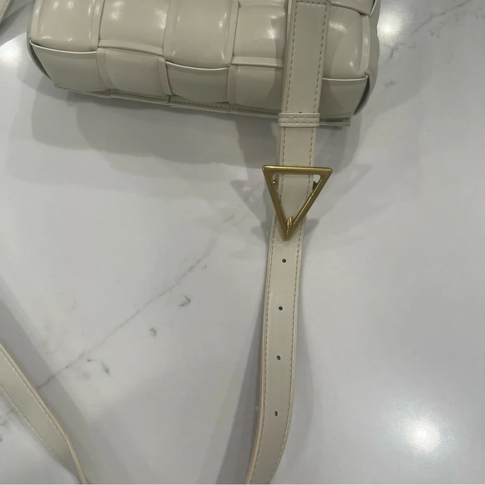 Amazon braided/woven cream crossbody purse - Picture 11 of 14